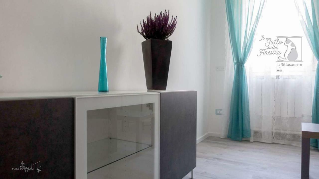 Il Gatto Sulla Finestra Hotel เยซี ภายนอก รูปภาพ