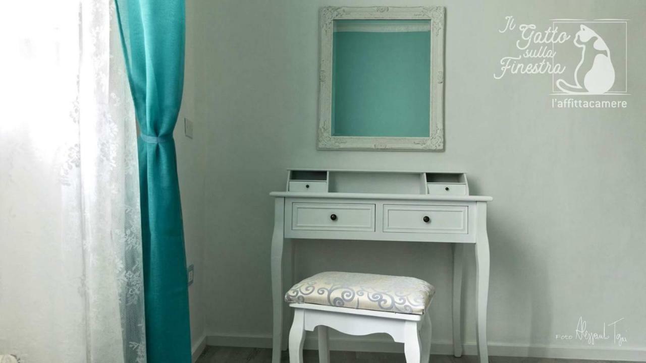 Il Gatto Sulla Finestra Hotel เยซี ภายนอก รูปภาพ