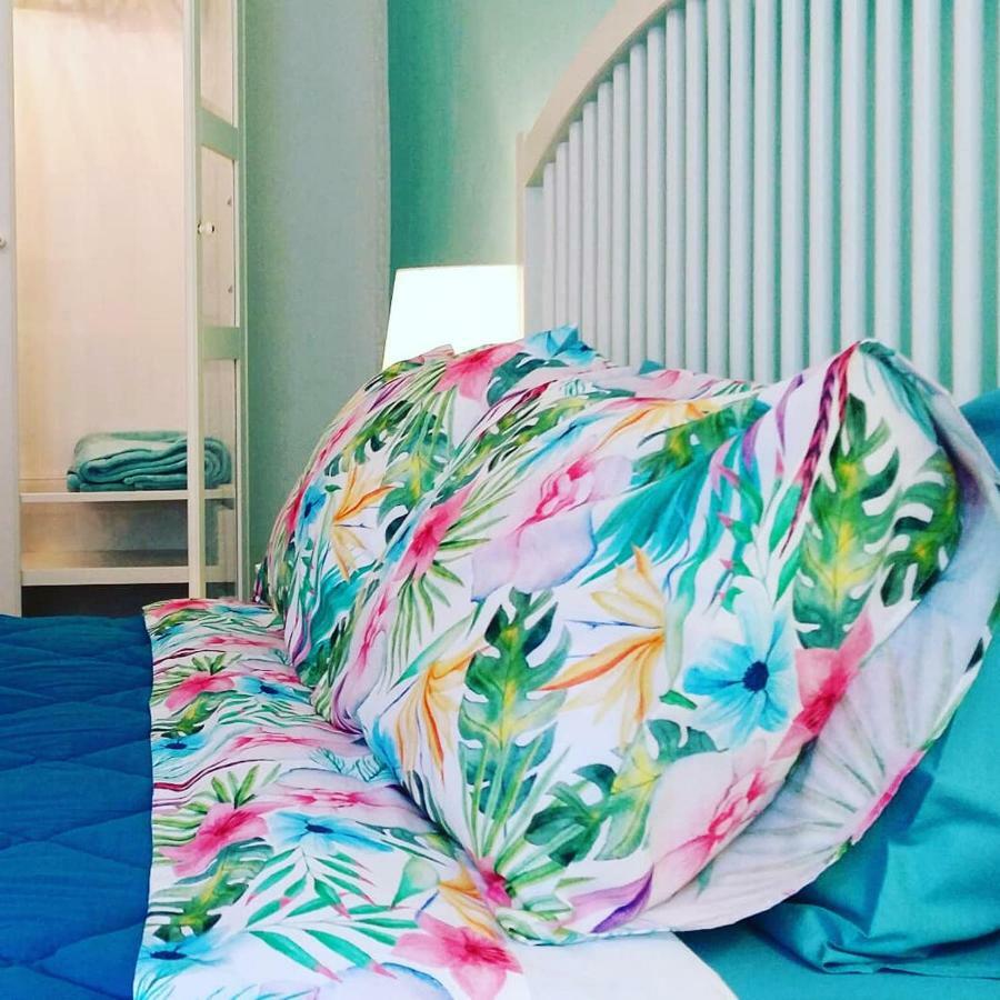 Il Gatto Sulla Finestra Hotel เยซี ภายนอก รูปภาพ
